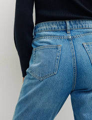 The Straight Cropped Jean in Mid Wash