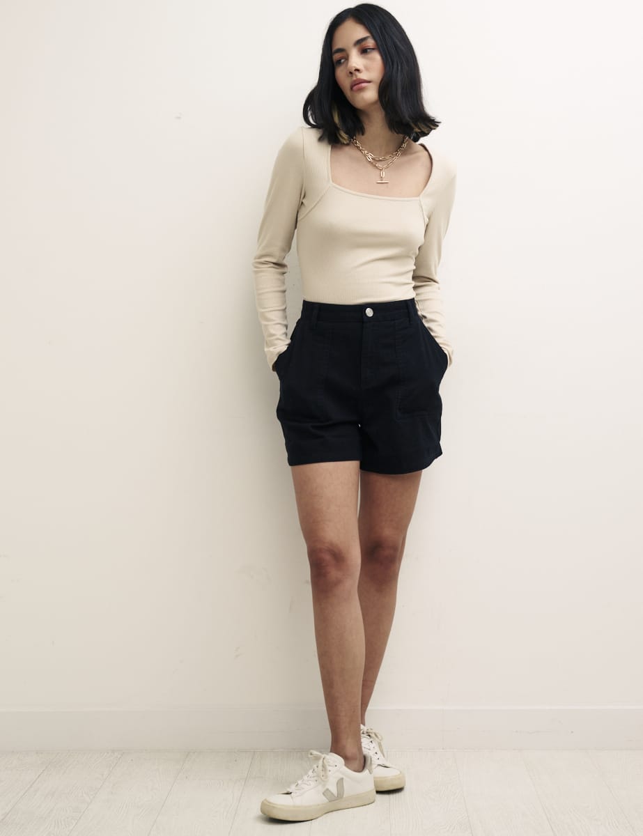 Black Ujena Utility Short