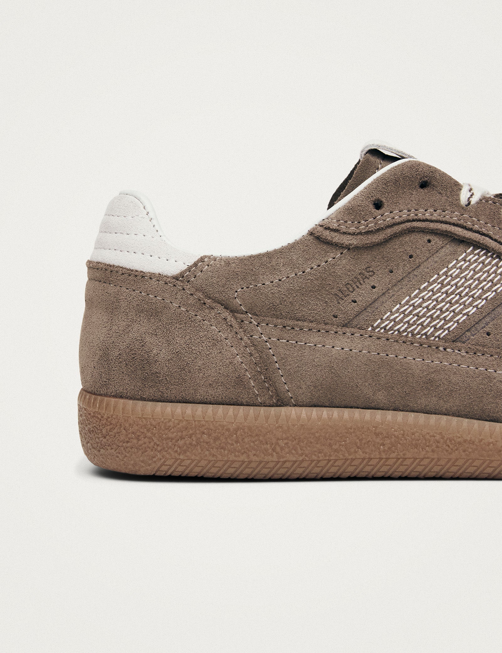 Alohas Rife Taupe Leather Trainers