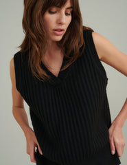 Black V-neck Knitted Vest