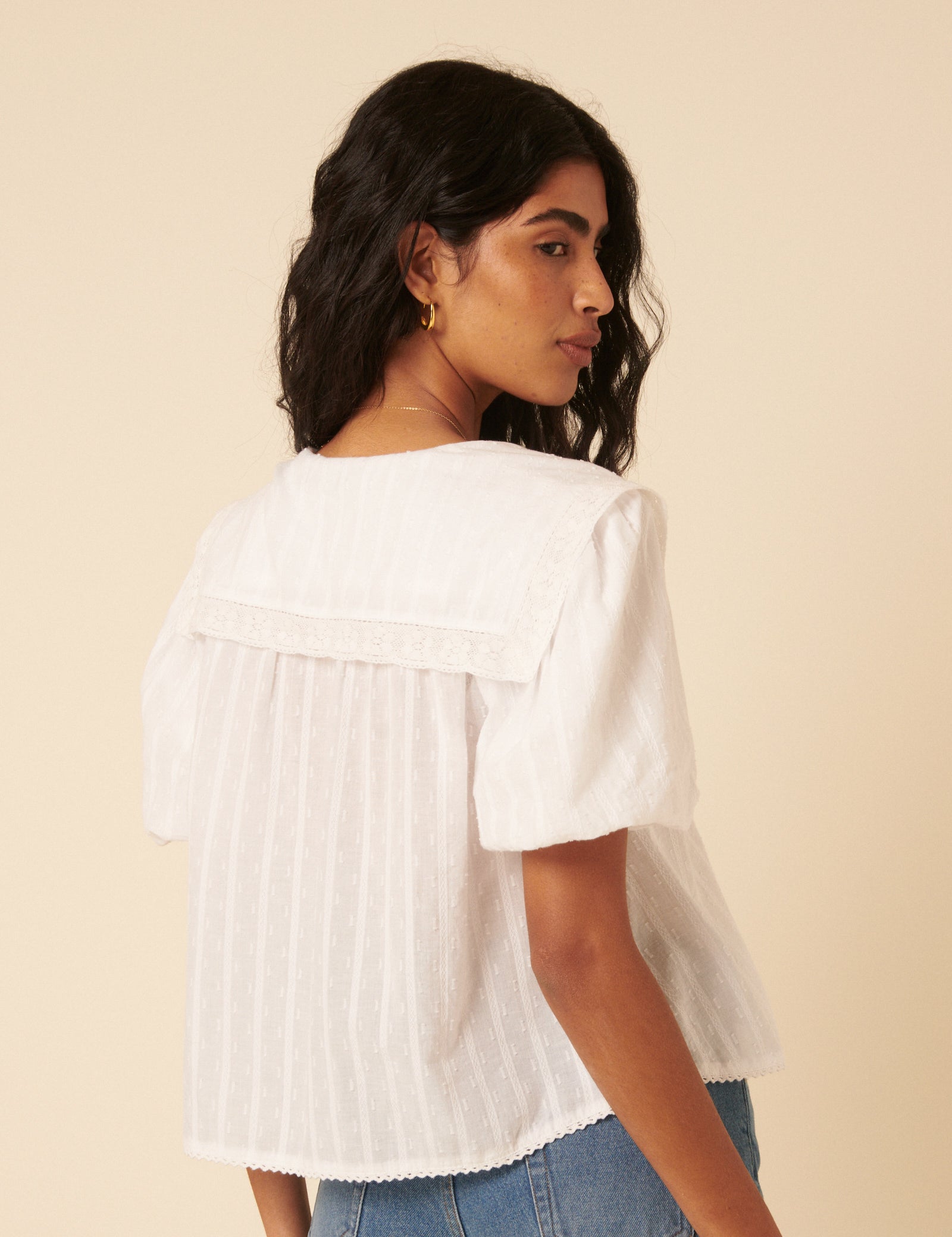 White Floral Embroidered Collar Blouse