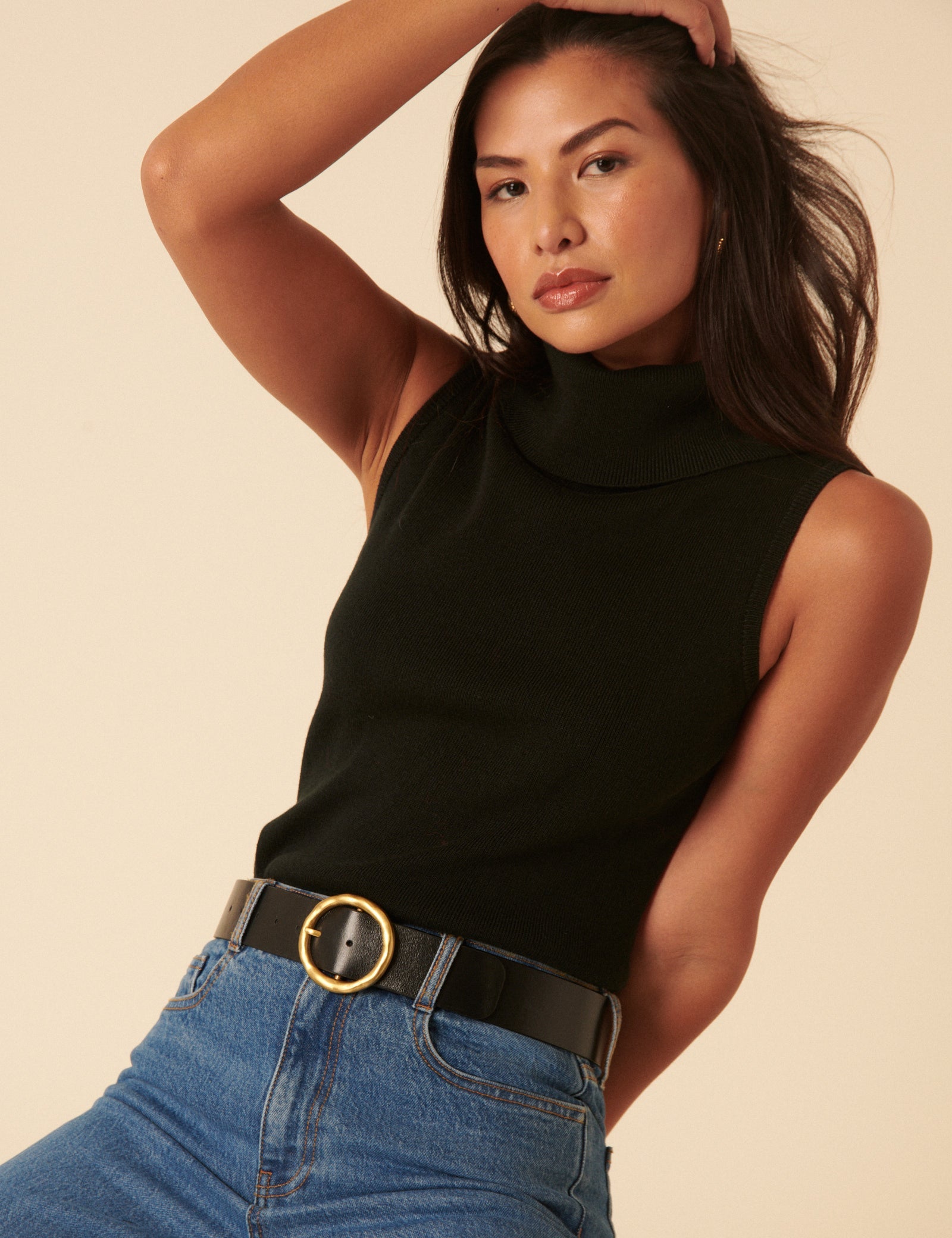 Black Gold Circular Buckle Leather Belt