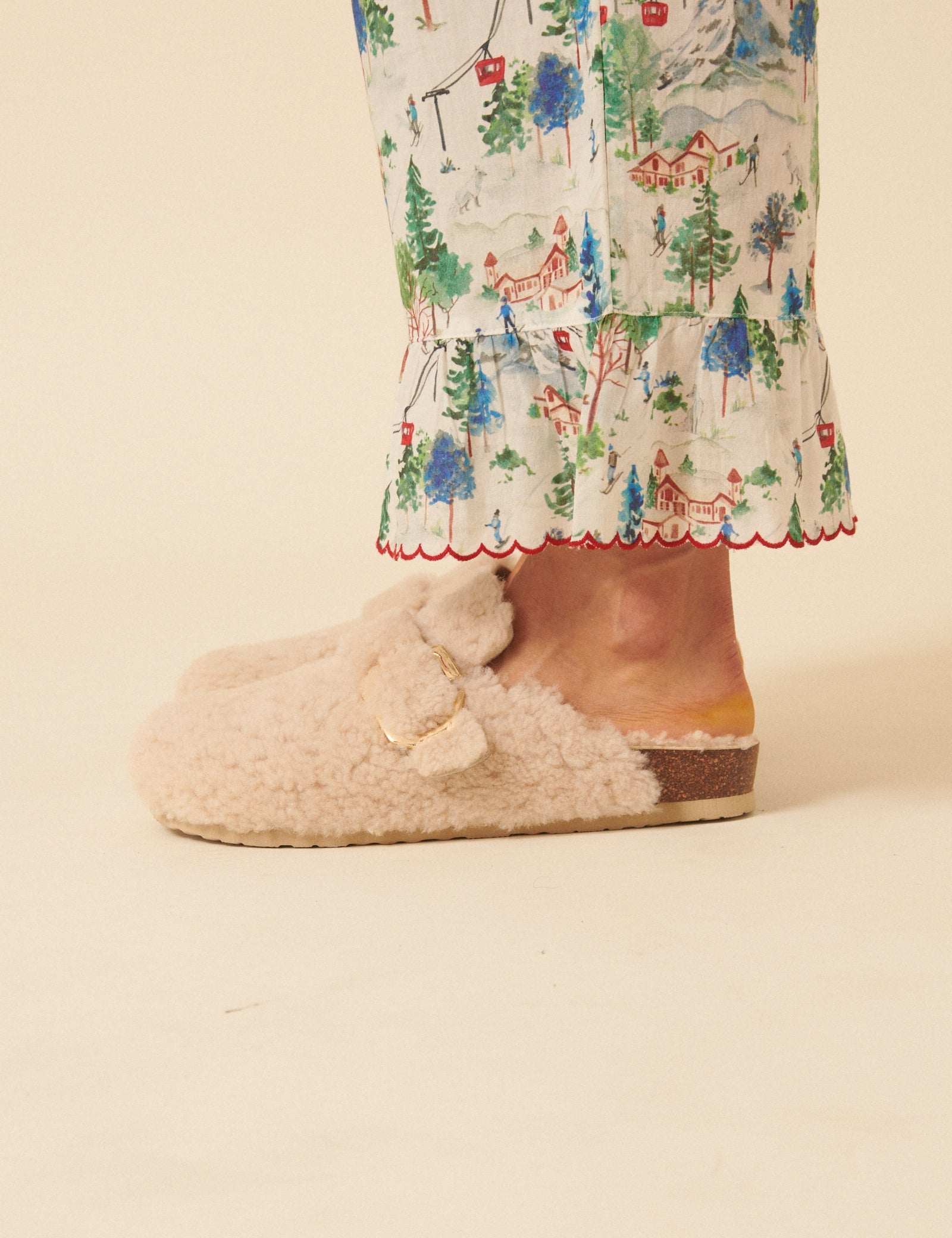 Cream Genuins Sheepskin Slippers