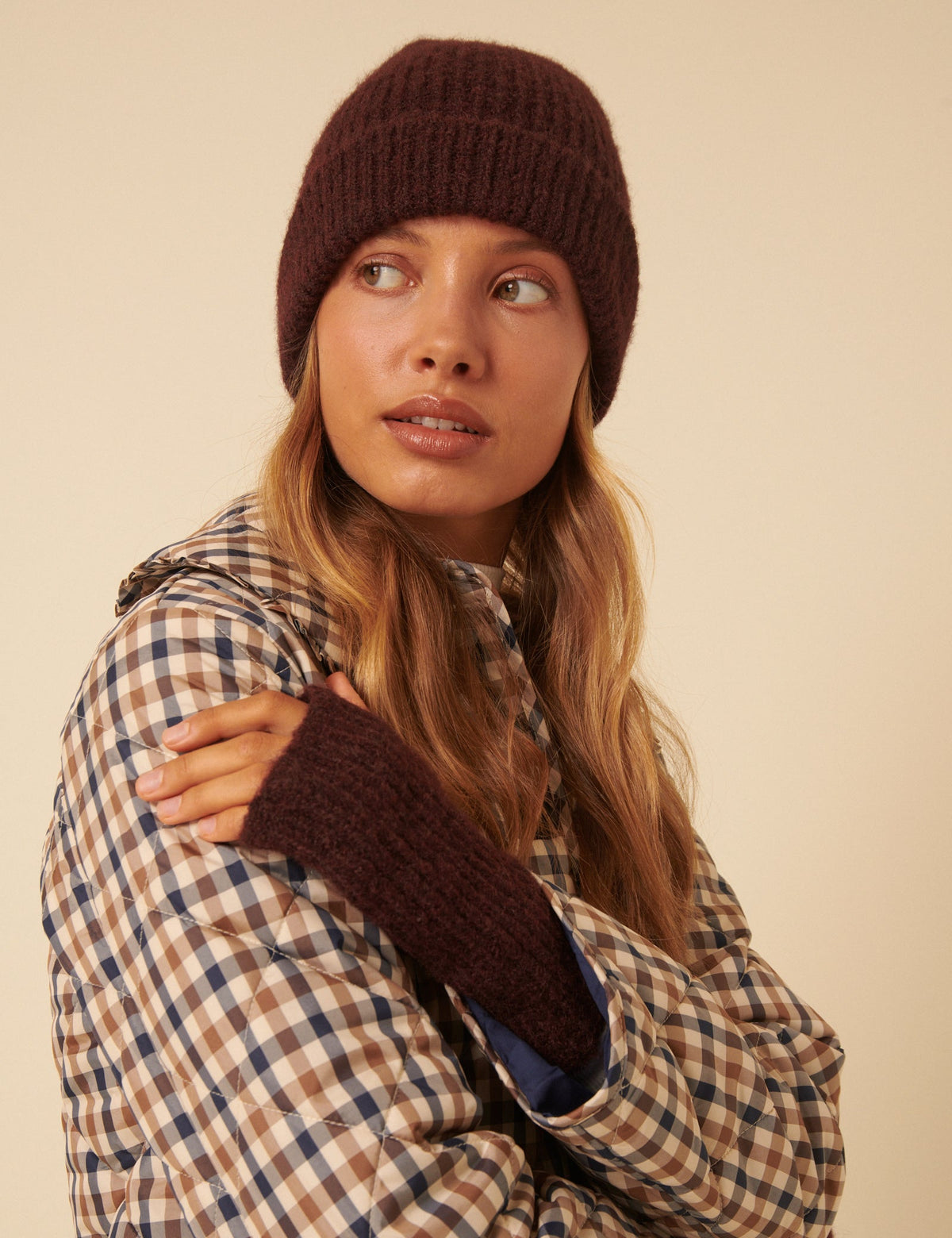 Burgundy Ribbed Mittens