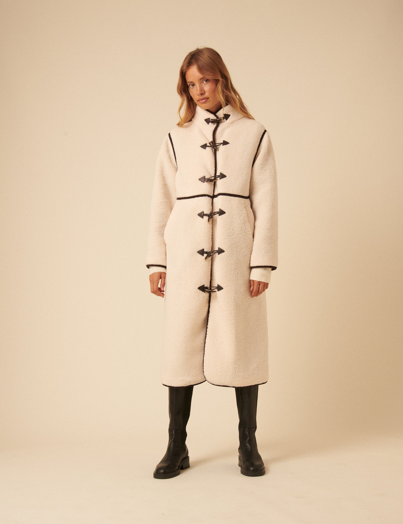 White Long Borg Duffle Coat