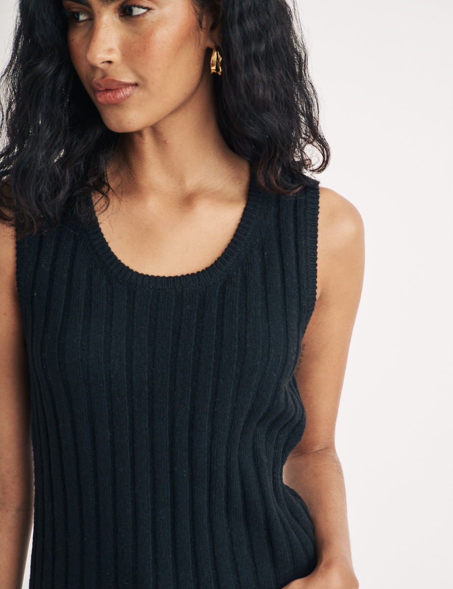 Black Scoop Neck Rib Knitted Vest
