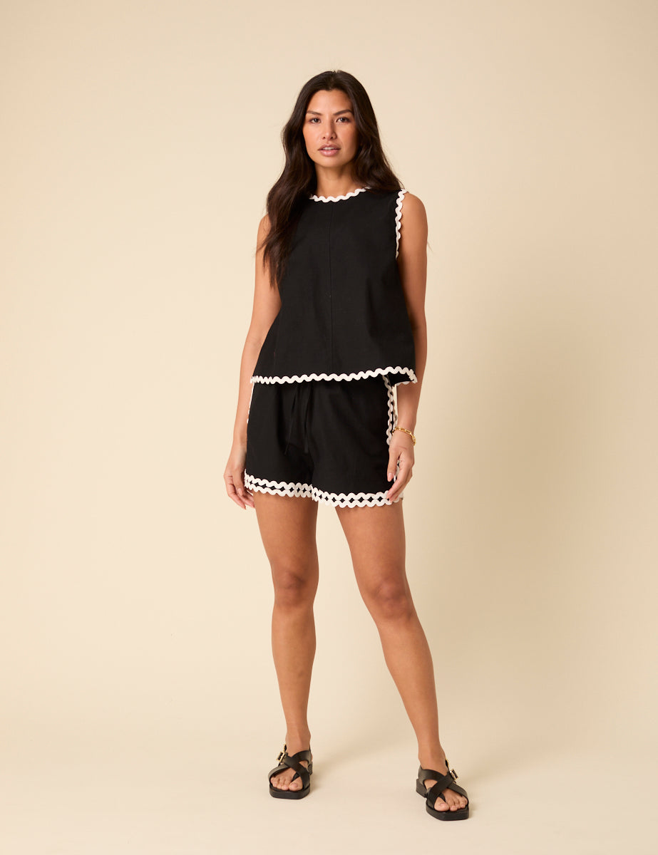 Black Contrast Trim Swing Top