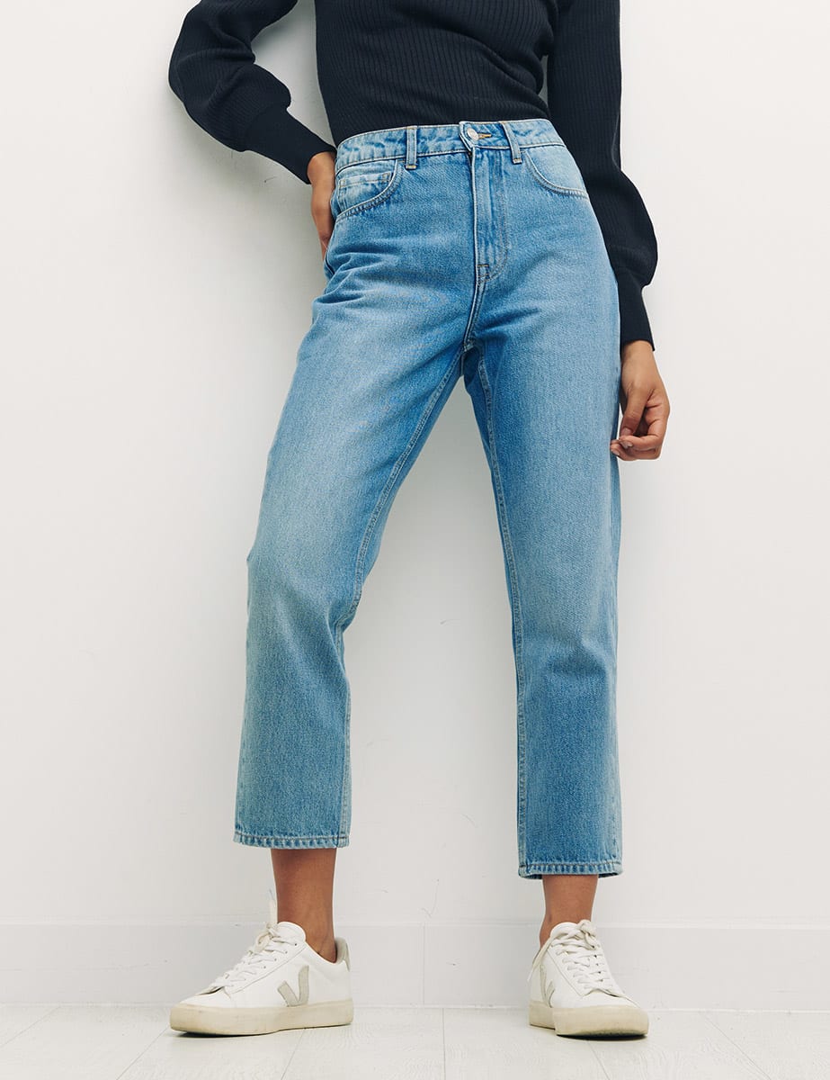 The Straight Cropped Jean in Mid Wash