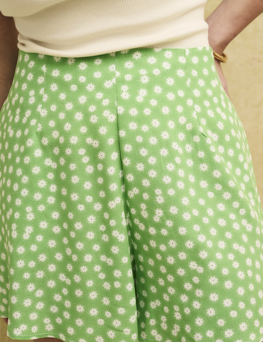 Green Ditsy Floral Flint Shorts