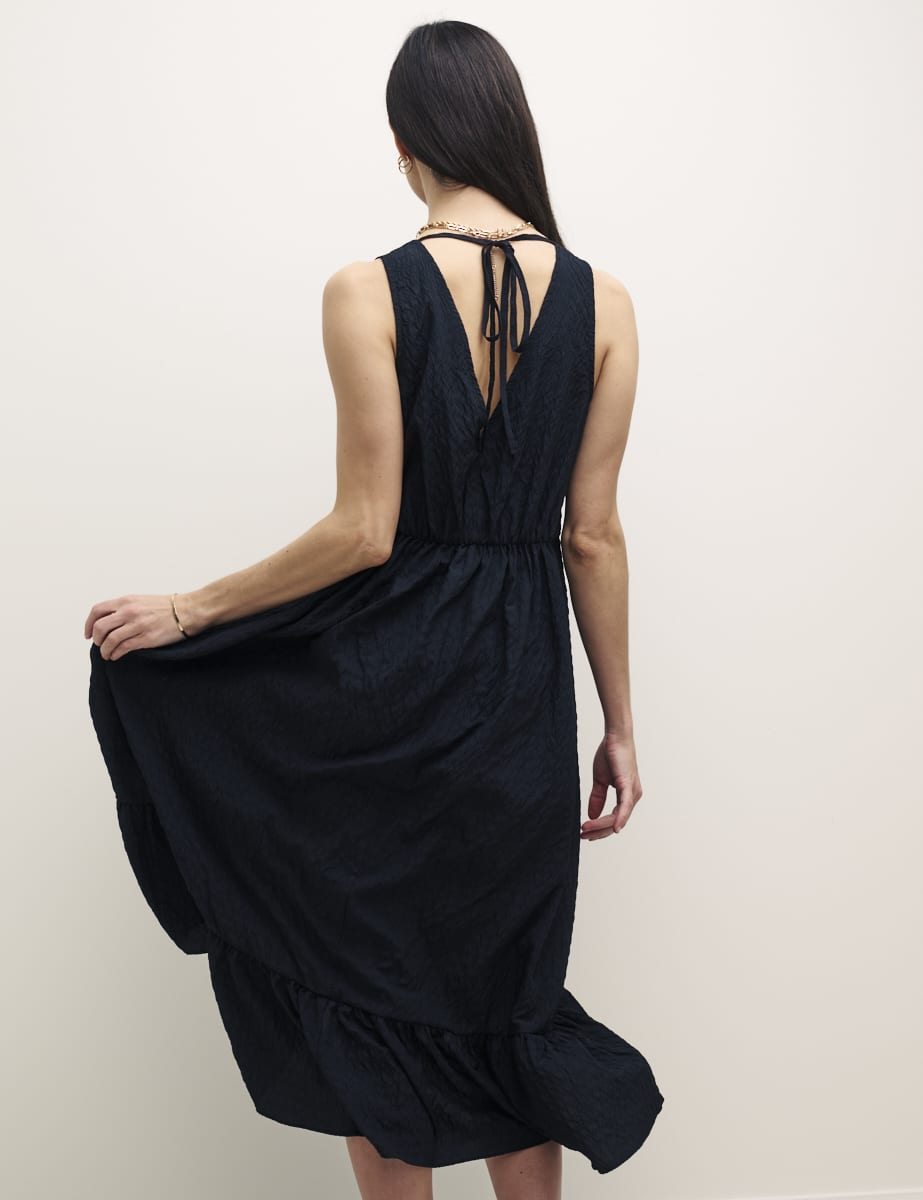 Black Amy V-Neck Sleeveless Midi Dress