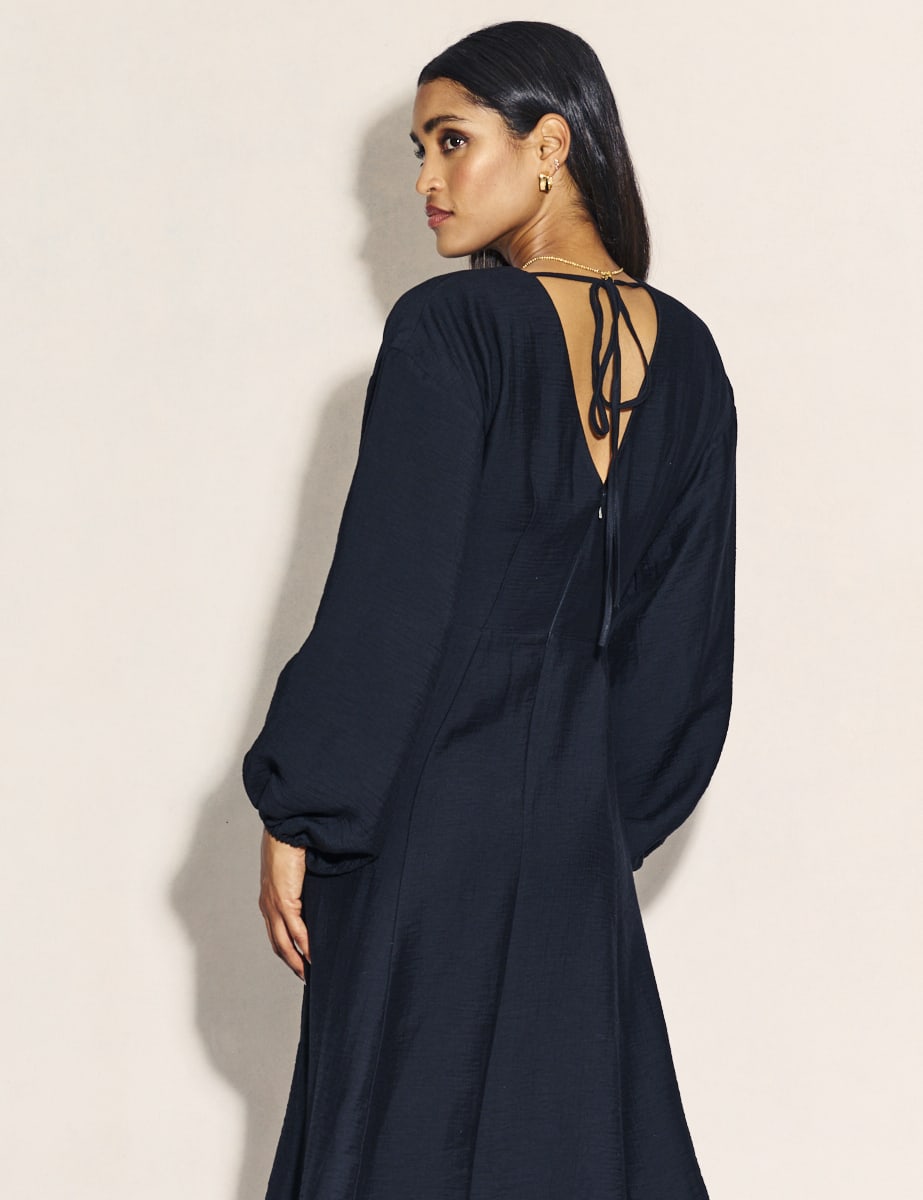 Black Balloon Sleeve V-Neck Raye Midi Dress