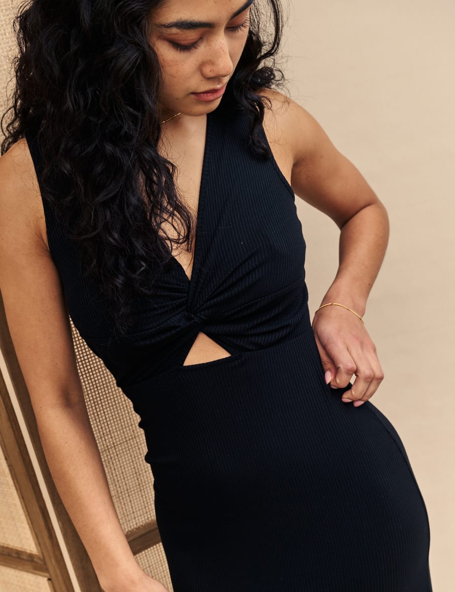 Black Ribbed V-neck Wren Midi Dress