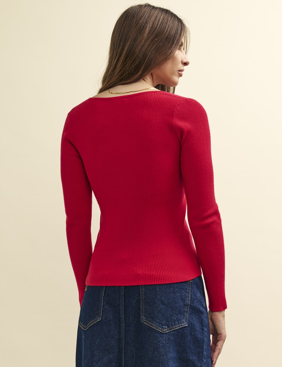 Red Sweetheart Twist Front Knitted Top