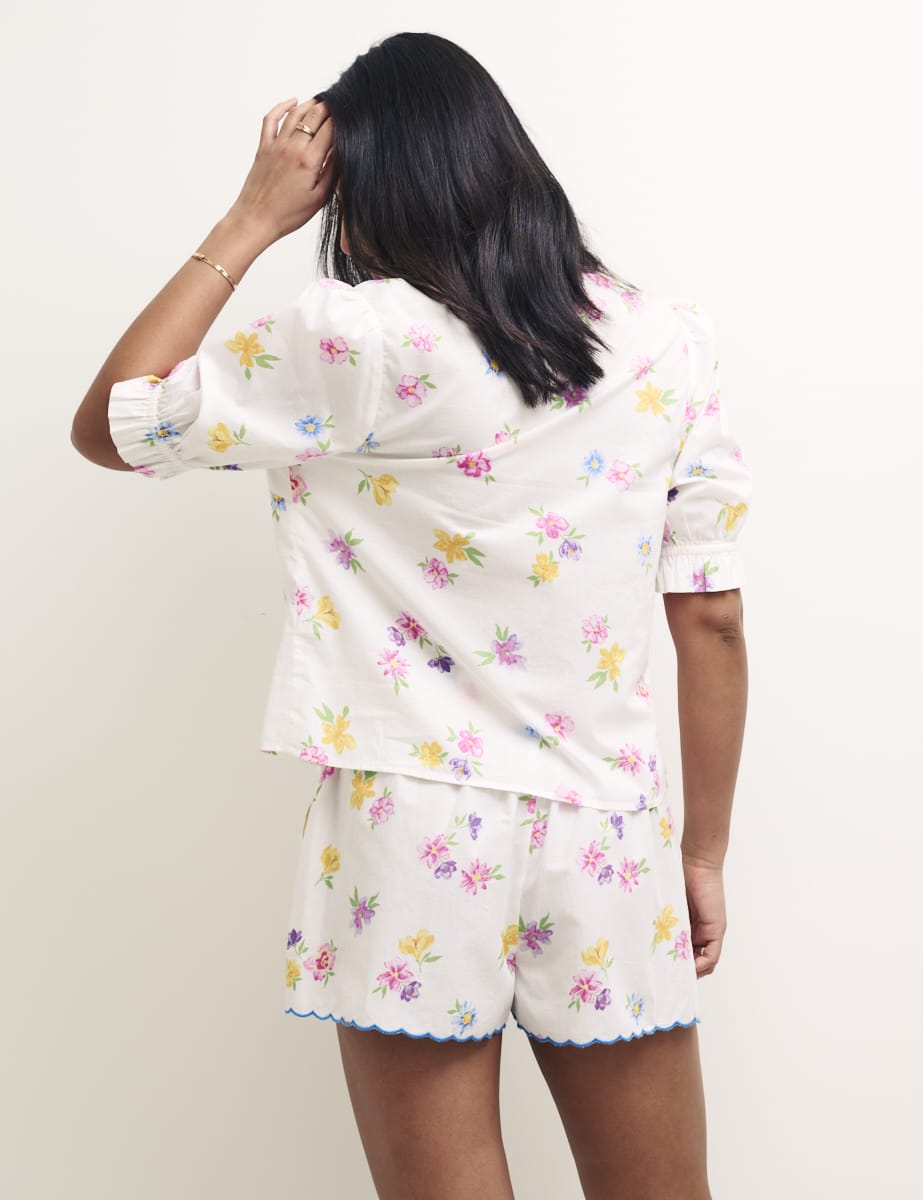 White Floral Scallop Shorts Pyjama Set