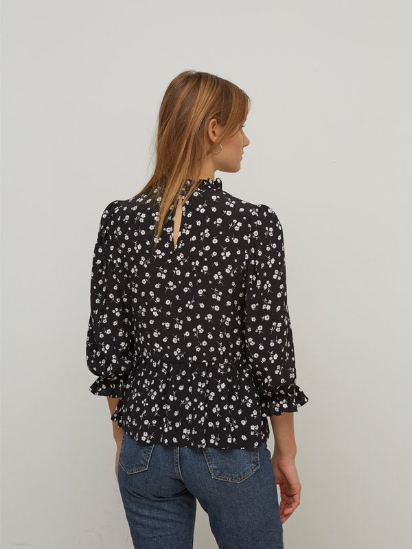 LENZING TM ECOVERO TM Black and White Floral Ditsy Pie Crust Smock Top