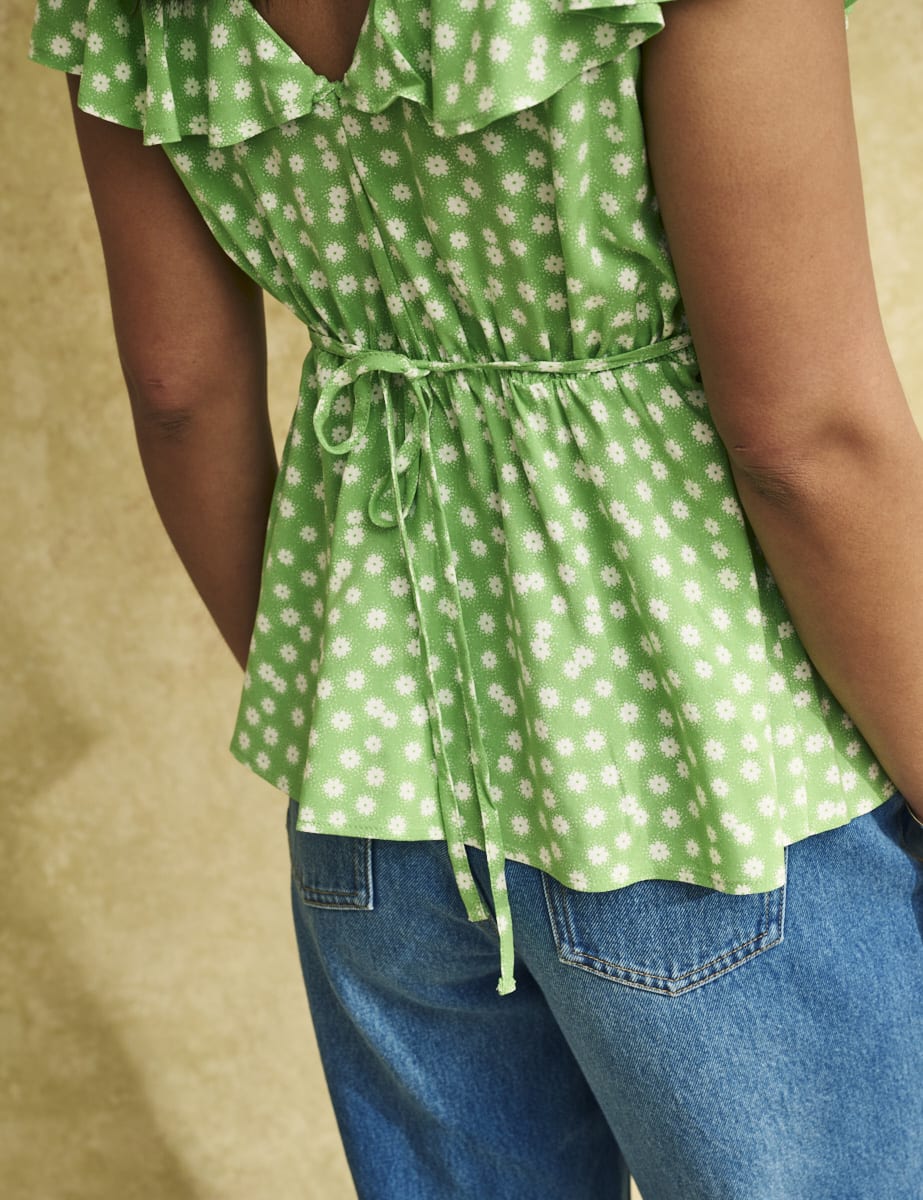 Green Daisy Floral Flutter Sleeve Top
