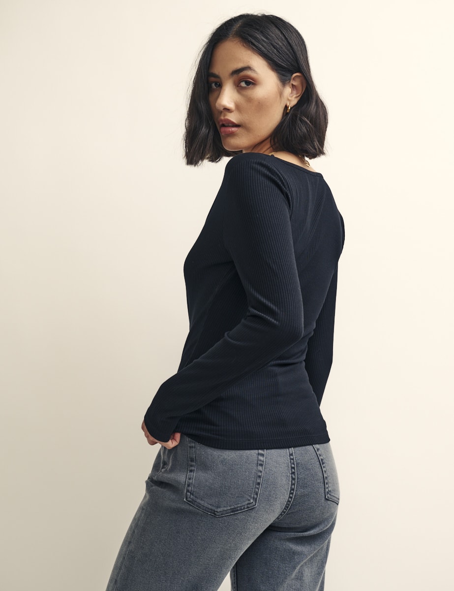 Black Long Sleeve Scoop Neck Top